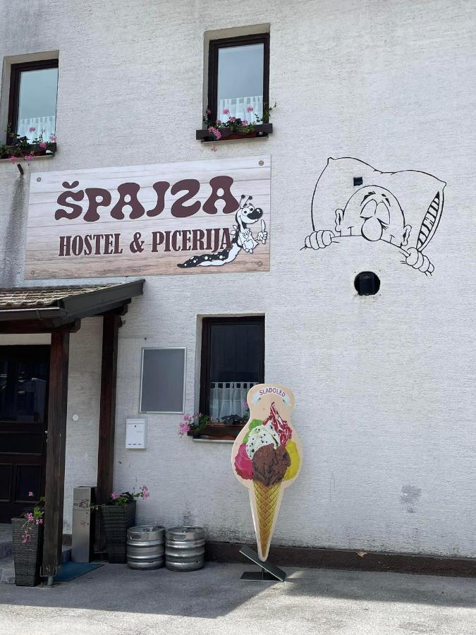 Hostel In Picerija Spajza Mojstrana Exteriör bild