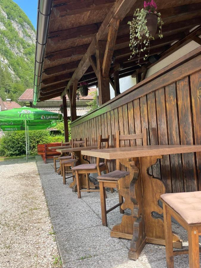 Hostel In Picerija Spajza Mojstrana Exteriör bild
